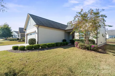 233 Grovefield Dr, Fort Mill, SC 29715