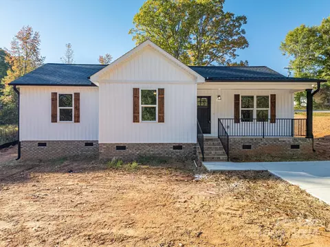 1952 Noles Cir, Lincolnton, NC 28092