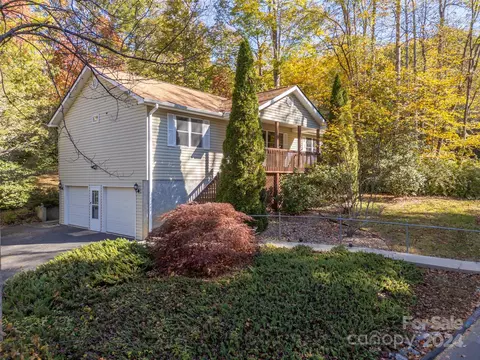 103 Lone Eagle Ln, Hendersonville, NC 28739