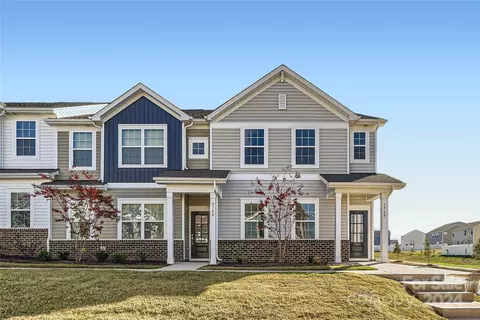 9764 Inkberry Dr, Gastonia, NC 28056