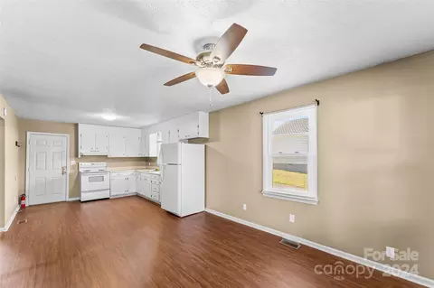 Living - 116 Walker Rd, Morganton, NC 28655 photo 1 of 2