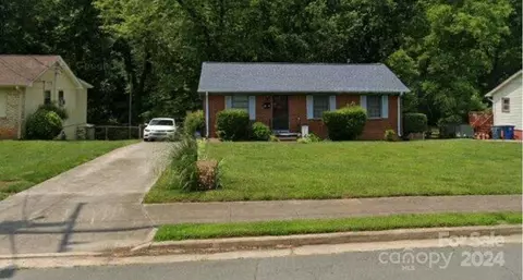 18 Cassell St, Winston Salem, NC 27127