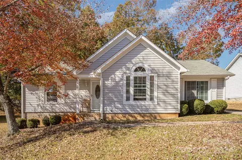 9908 Dunfries Rd, Matthews, NC 28105
