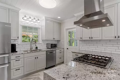 115 Argonne St, Elkin, NC 28621