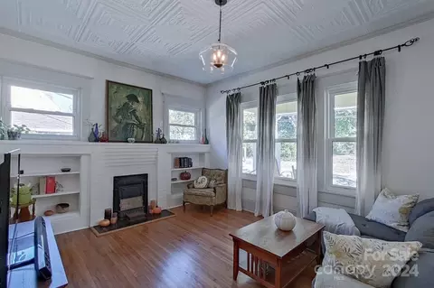 Living - 403 7th St, Spencer, NC 28159 photo 2 of 3