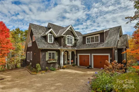 350 Rockhouse Falls Ln, Sapphire, NC 28774