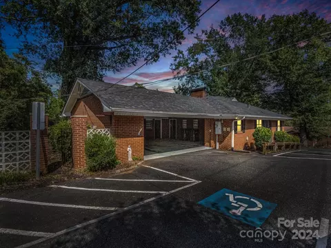 349 N Main St, Rutherfordton, NC 28139