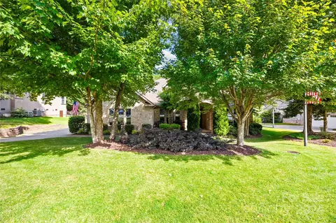 261 Treetops Dr, Stanley, NC 28164 photo 4