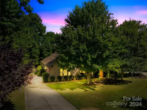 261 Treetops Dr, Stanley, NC 28164