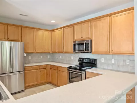 8669 Edinburgh Square Dr, Cornelius, NC 28031 photo 11