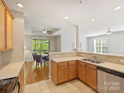 8669 Edinburgh Square Dr, Cornelius, NC 28031 photo 12