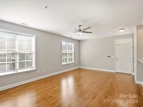 8669 Edinburgh Square Dr, Cornelius, NC 28031 photo 4