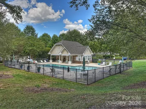 8669 Edinburgh Square Dr, Cornelius, NC 28031 photo 20