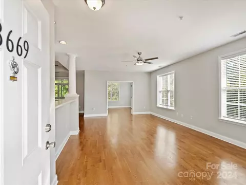 8669 Edinburgh Square Dr, Cornelius, NC 28031 photo 2