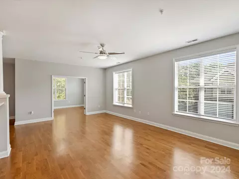 8669 Edinburgh Square Dr, Cornelius, NC 28031 photo 3