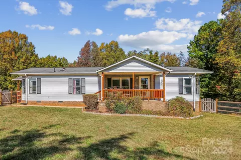820 Archdale Dr, Concord, NC 28027