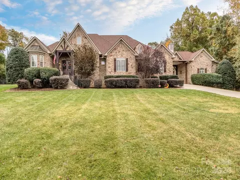 736 Cooks Cove Rdg, Clover, SC 29710