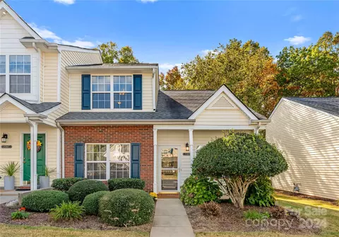 7389 Sun Dance Dr, Fort Mill, SC 29707