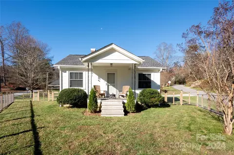25 Glazener Rd, Brevard, NC 28712
