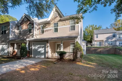 514 Doughton Ln, Charlotte, NC 28217