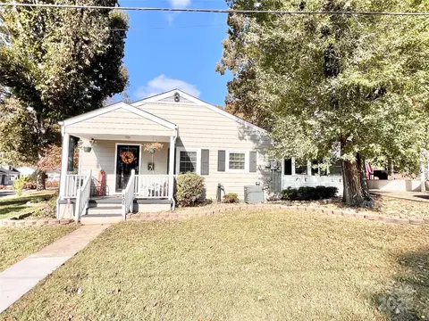 402 Sharon Ave, Lenoir, NC 28645