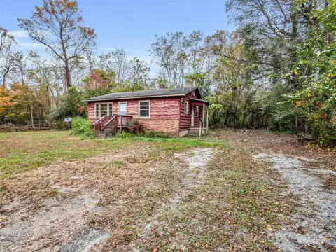 508 Oak Grove Rd, Flat Rock, NC 28731
