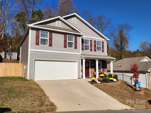226 Roper St, Candler, NC 28715