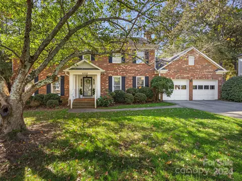 6208 Amber Mist Ln, Charlotte, NC 28211