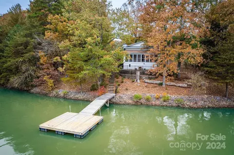 802 Lake Vista Ln, Taylorsville, NC 28681