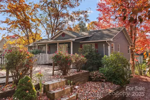 597 Penland St, Clyde, NC 28721