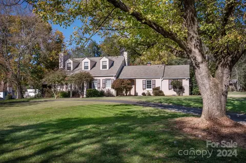 82 Clarendon Rd, Asheville, NC 28806