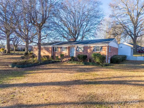 1727 Hartford Dr, Gastonia, NC 28052