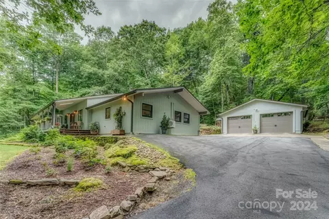 1367 Cardinal Rd, Brevard, NC 28712