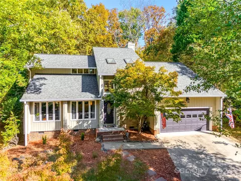 16008 Samar Ct, Tega Cay, SC 29708