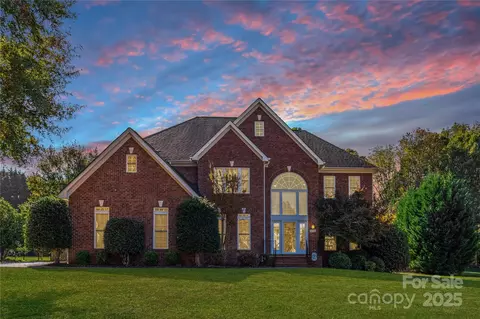 137 Huntfield Way, Mooresville, NC 28117
