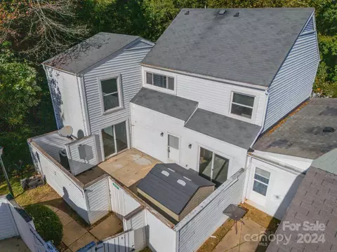 7153 Stonington Ln, Charlotte, NC 28227