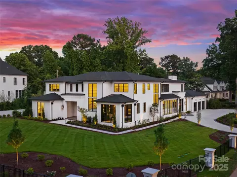 2105 La Gorce Dr, Charlotte, NC 28226
