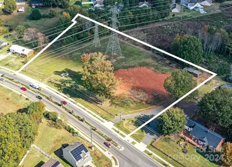 800 Oakdale Rd, Charlotte, NC 28216