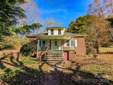 23 Barnetts Knl, Burnsville, NC 28714