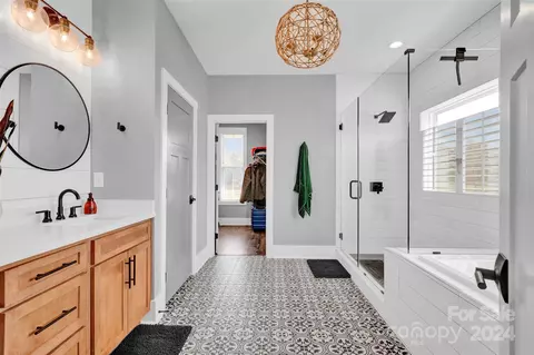 Bath - 960 Belk Rd, Mount Ulla, NC 28125 photo 1 of 5