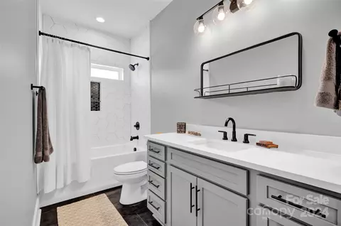 Bath - 960 Belk Rd, Mount Ulla, NC 28125 photo 4 of 5