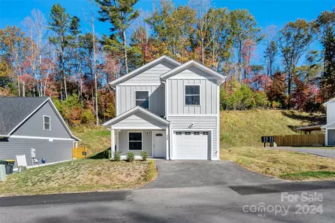 150 Northbend Dr, Asheville, NC 28804