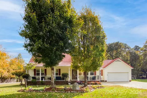 1032 Highland Woods Dr, Kannapolis, NC 28083