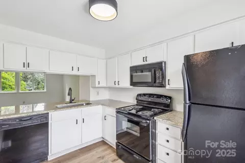 9424 Lexington F Cir #F, Charlotte, NC 28213