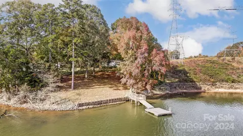 233 Island View Rd, Mount Holly, NC 28120