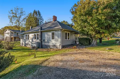 49 Longview Dr, Burnsville, NC 28714