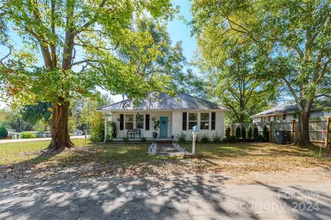 92 Dogwood St, Wadesboro, NC 28170