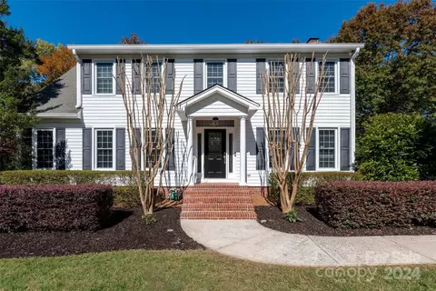 7327 Willow Creek Dr, Charlotte, NC 28270