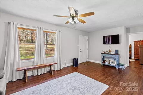 797 Chief Thomas Rd, Harmony, NC 28634 photo 4