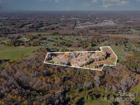115 Schoolhouse Ln, Mooresville, NC 28115